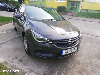 Opel Astra Kupiony w salonie, 1 właściciel, mały przebieg. Cena do negocjacji.