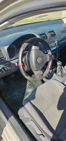 Volkswagen Jetta 1.6 Comfortline - 4