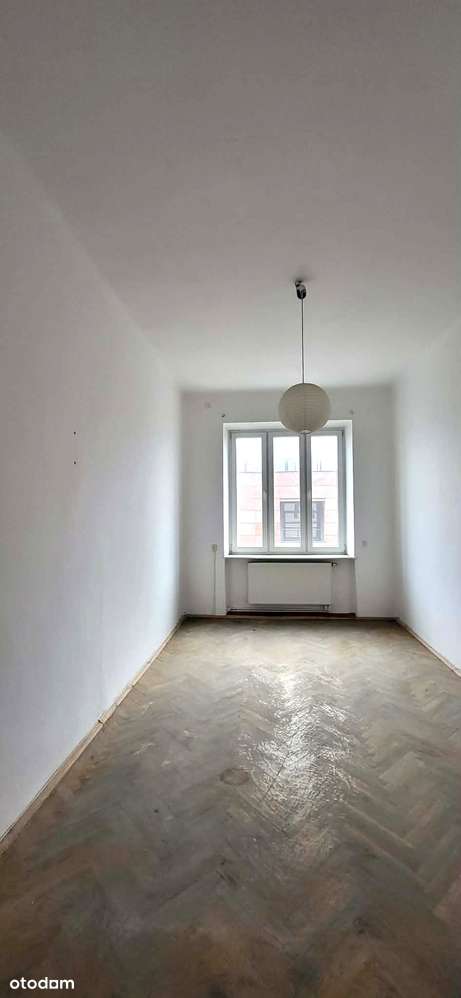 Zadbana narożna Kamienica-okolice Rynku Głównego-6