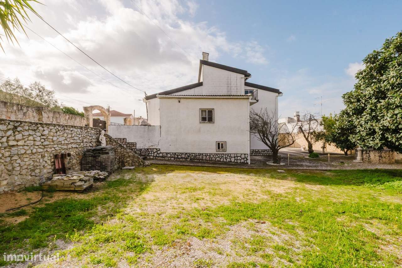 Moradia Independente T4 com Lote de 1.000 m2 em Fernão Ferro-17