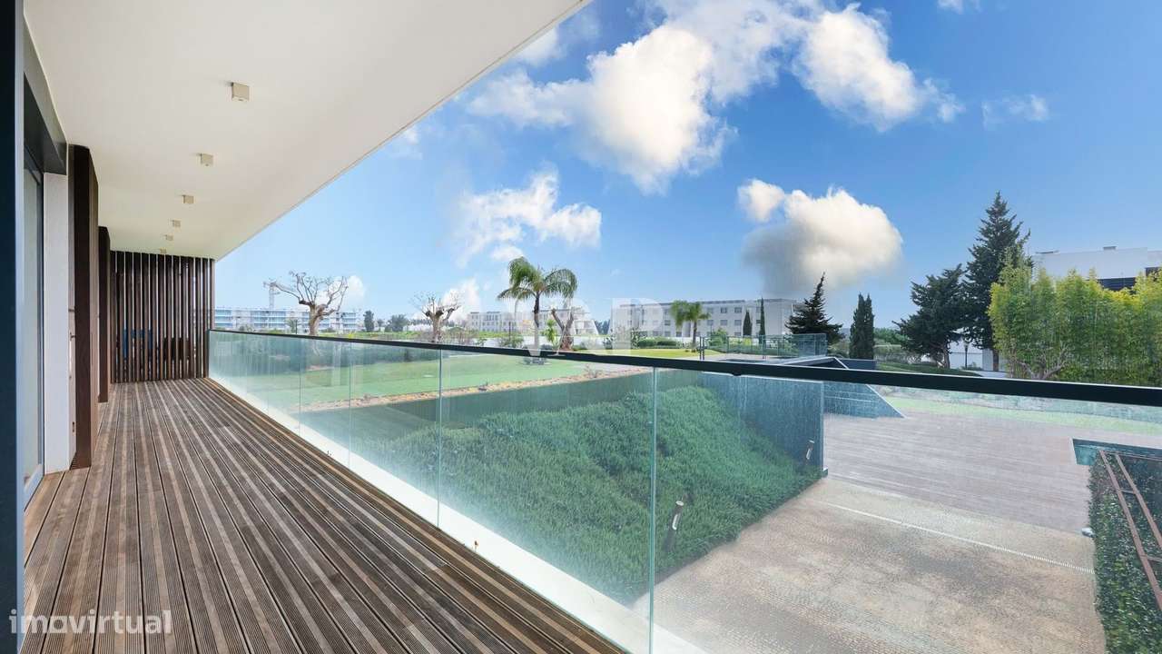 Apartamento T3 de Luxo com Piscina em Vilamoura-1