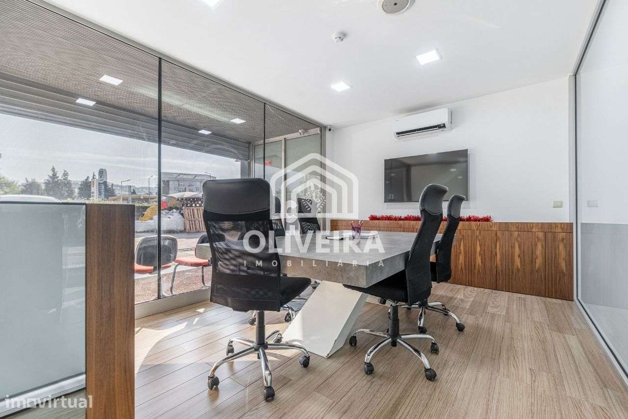 Pavilhão com escritórios - Maximinos, Braga-14