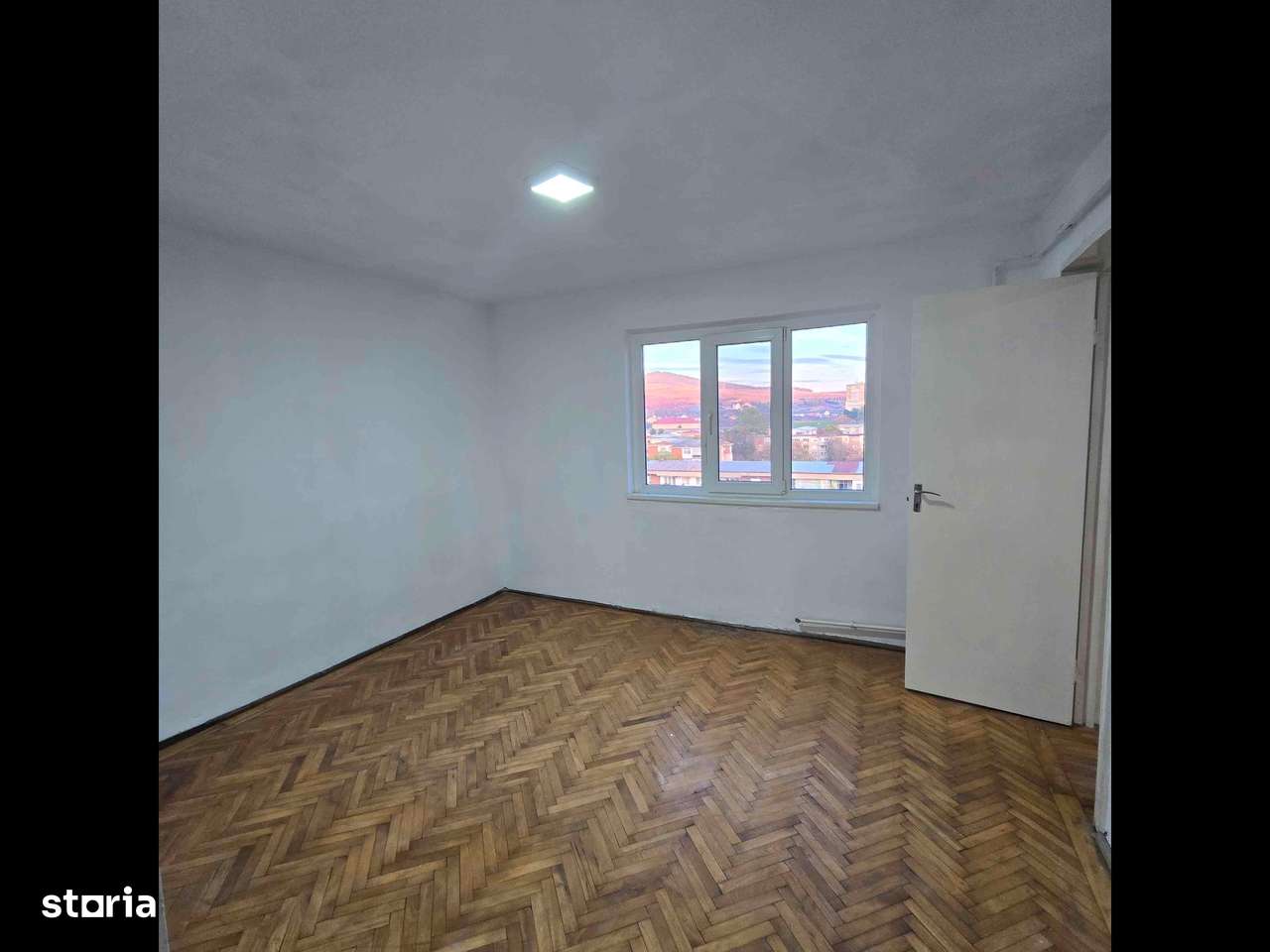 Apartament cu două camere Hunedoara. - Imagine principală: 2/7