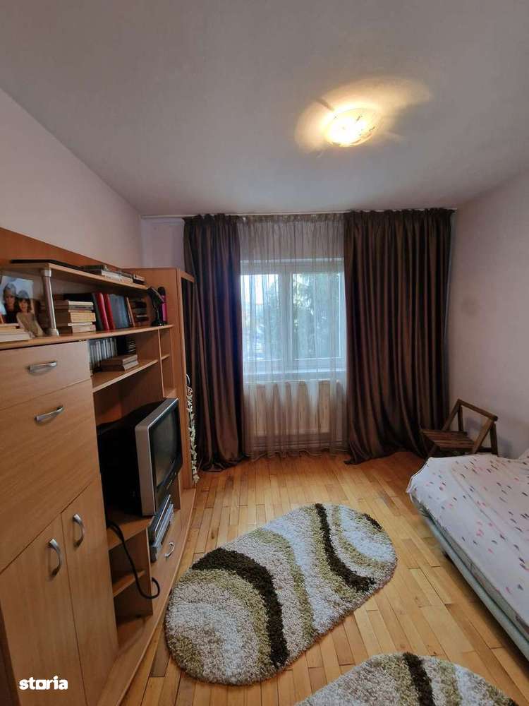 Ap 4 camere decomandat 72 mp 2 balcoane etaj 2 Calea Dumbrăvii/ Dioda-5