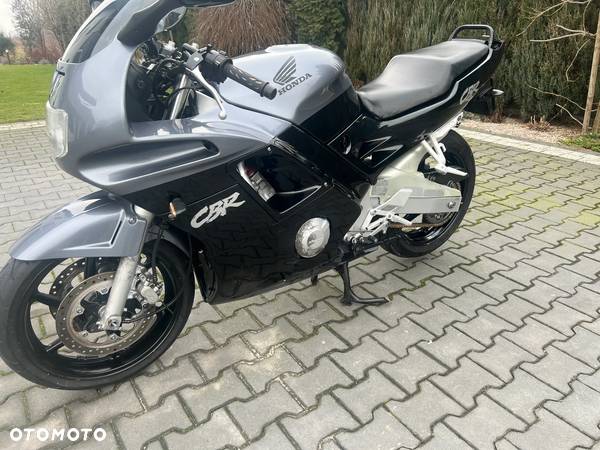 Honda CBR - 7