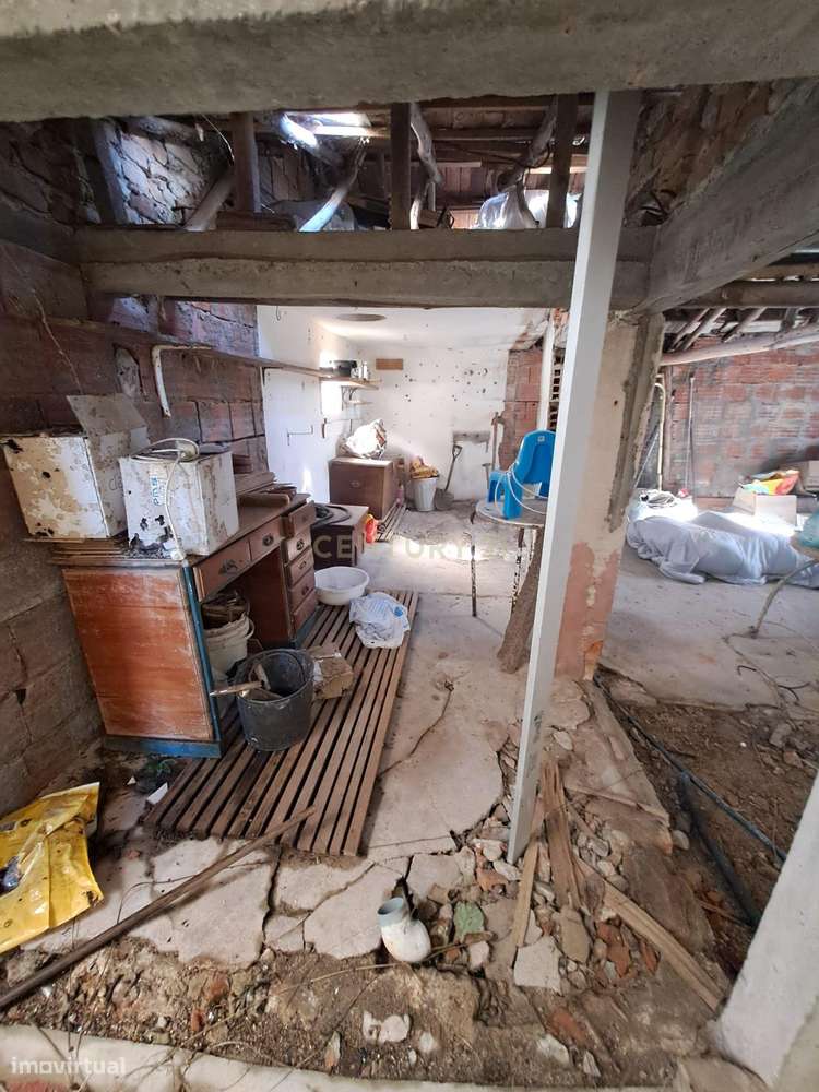 Moradia T4 térrea com terreno na Pedra de Cima – Conforto e tranquilid-22