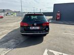 Volkswagen Passat Variant 2.0 TDI Blue TDI DSG Comfortline - 26