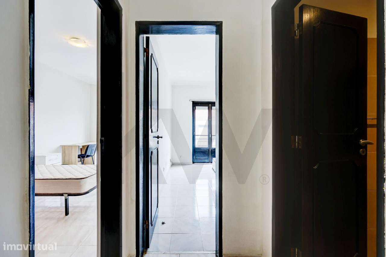 Apartamento T3 Monte da Caparica Rua General Humerto Delgado-19