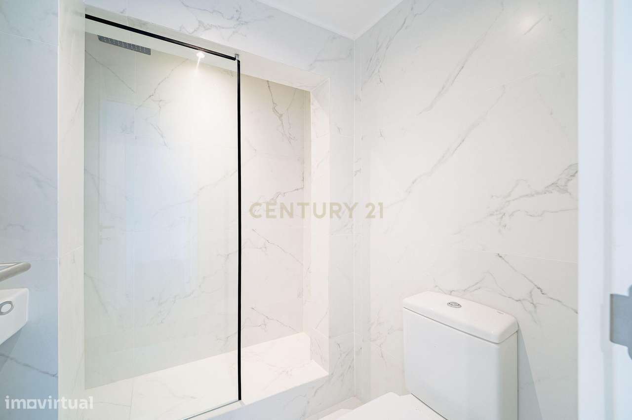 Moradia T6 com Piscina - Charneca de Caparica-36