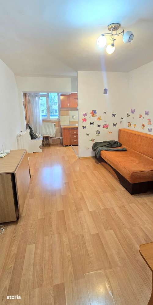 Garsoniera libera, etaj 2, mobilata Alexandru - Zimbru, scara renovata-0