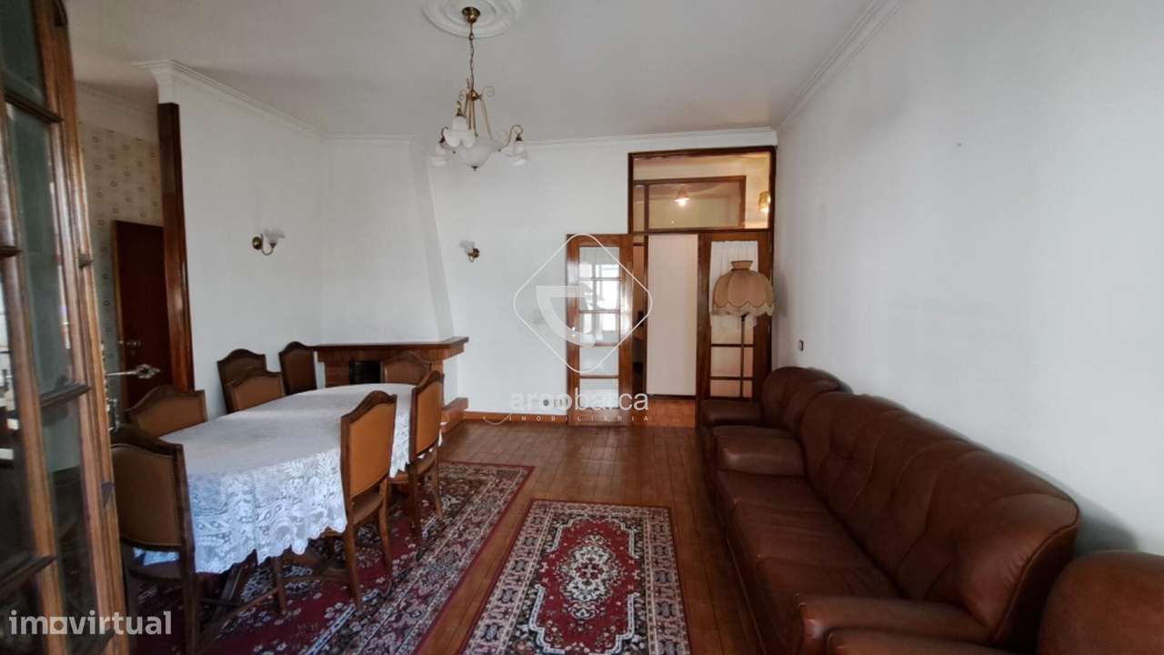 Apartamento com Terraço 40m2 de uso privado - T2+1-centro vila - Arcos-6