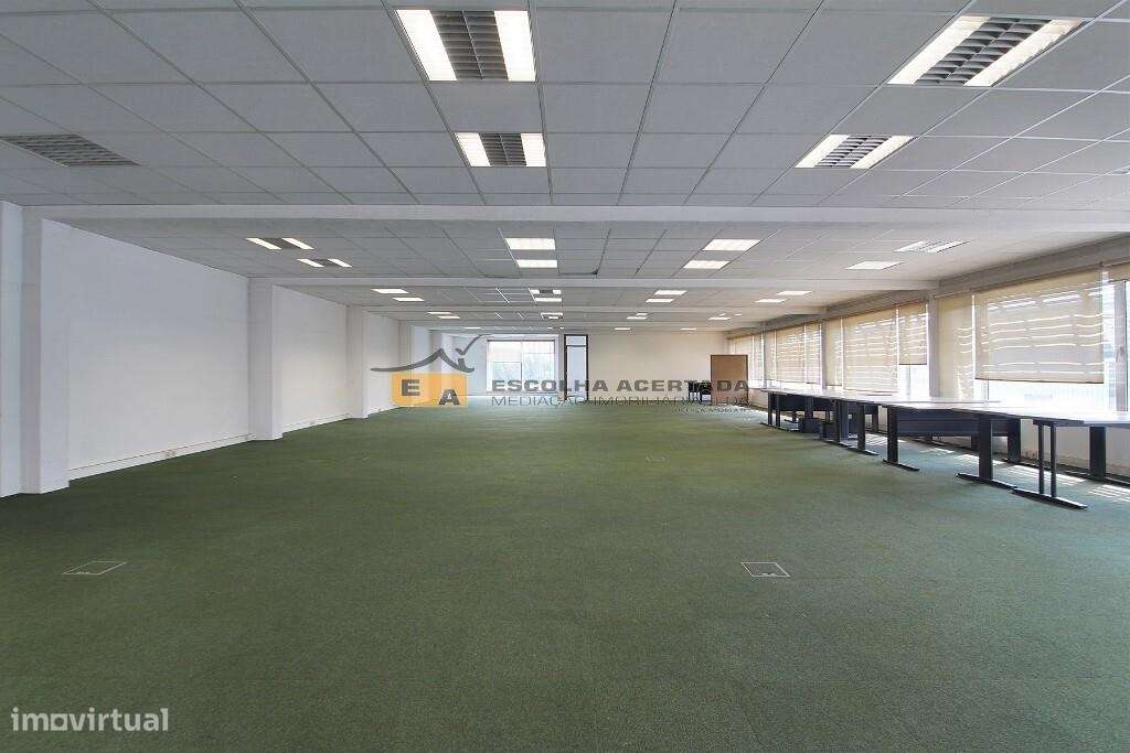 Escritório  com aparcamentos S. Mamede - Grande imagem: 5/14