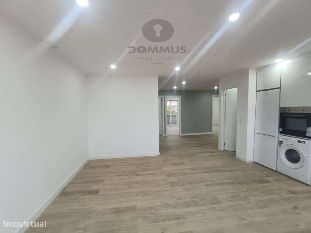 Apartamento T4 Totalmente Remodelado na Damaia-6