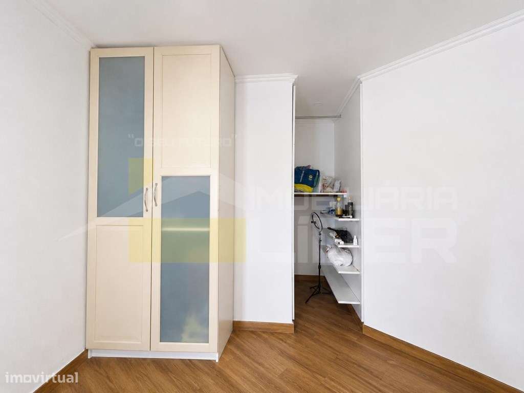 Oferta de Verão oferecemos a escritura 
Apartamento T2 remodelado ...-17