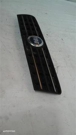 Grila radiator Fiat Punto An 2002-2006 cod 46849441 - 3