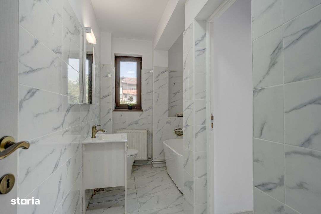 O proprietate imobiliara deosebita, formata din casa si mult teren!-16