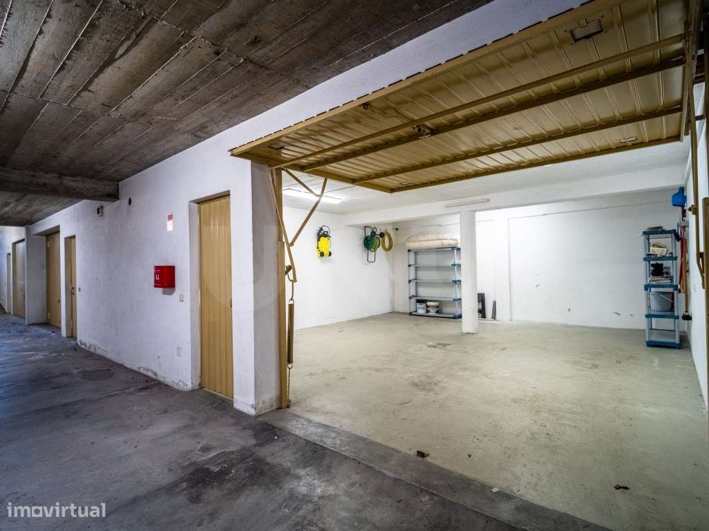 Moradia T3 com Garagem, Piscina e Vista Deslumbrante sobre a Lagoa ...-29