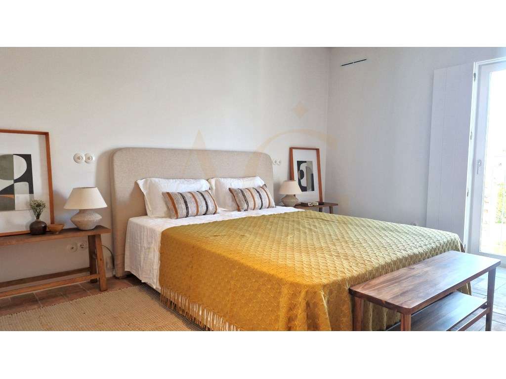 Moradia T3 de luxo no centro de Tavira com piscina e garagem privada-17