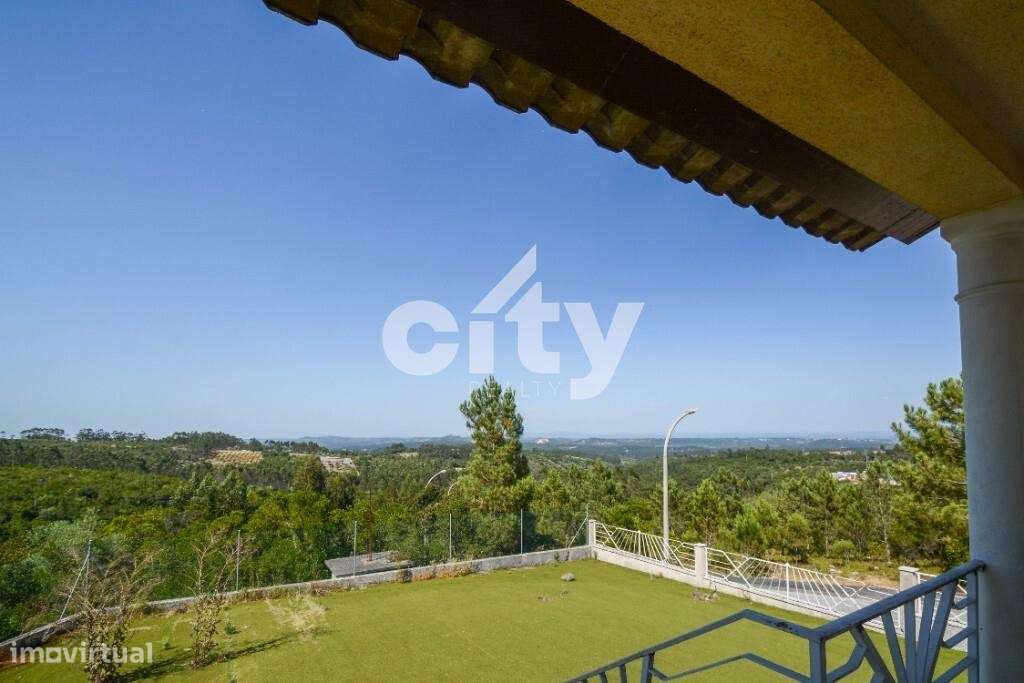 MORADIA T4  COM GARAGEM, LOTE -700 m2, ÁREA DE CONSTRUÇÃO 363 m2-14