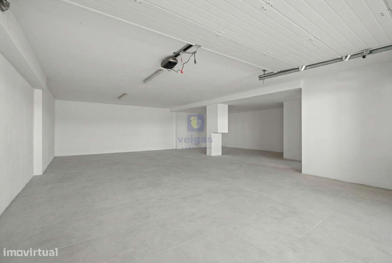 Moradia T5 Contemporânea com Piscina Aquecida – Santa Iria da Azóia-43