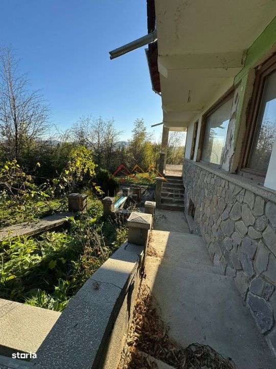 Vila S+P+E, priveliste deosebita, 6 camere, garaj, terasa, Cornu, PH-4