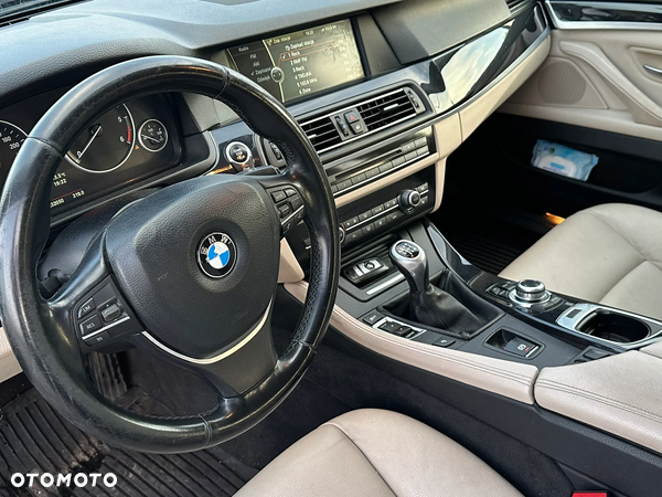 BMW Seria 5 520d Touring - 6