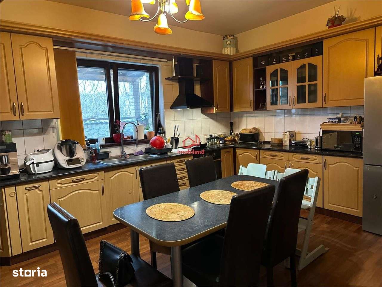 Casa individuala cu teren de 700 mp, cu garaj, langa Muzeul Apei, in F-4