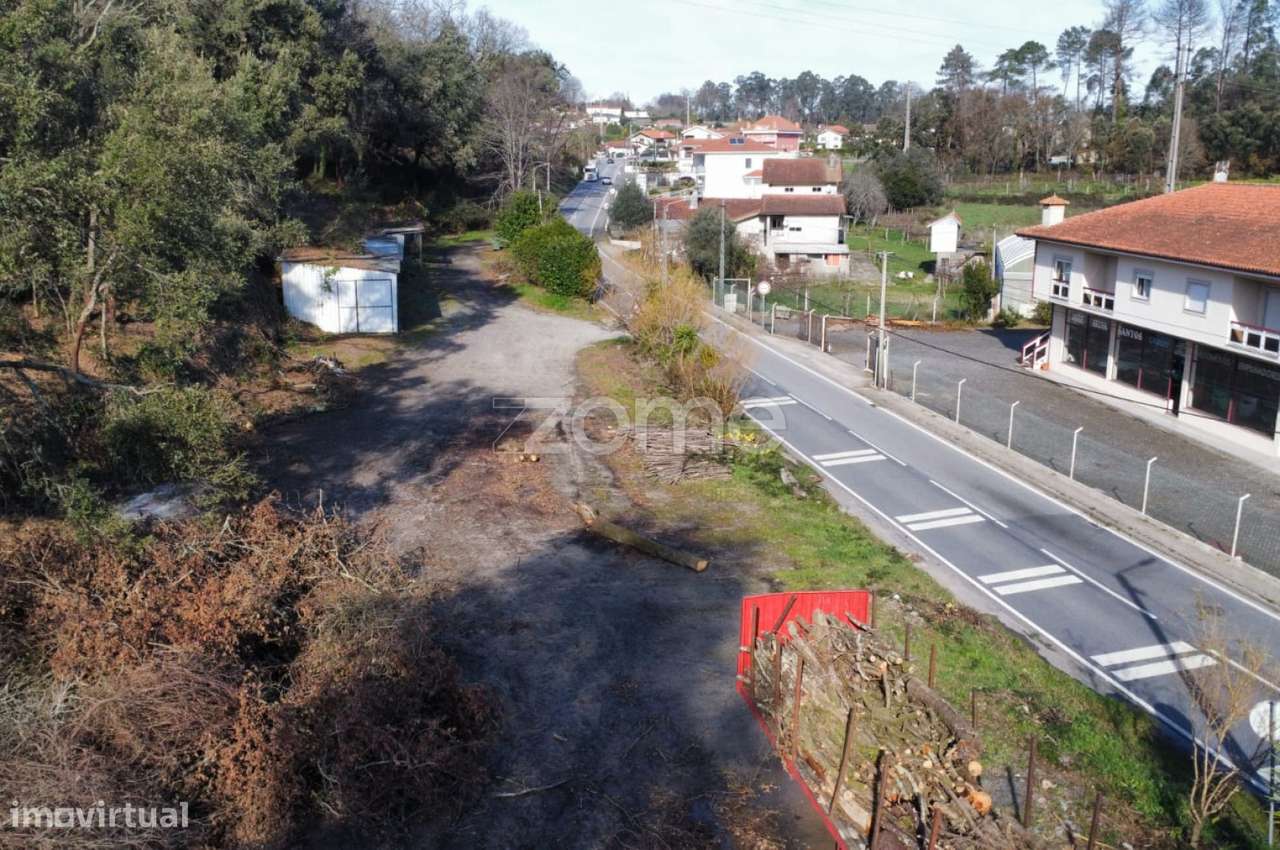 Espaço com visibilidade privilegiada na EN105 (Porto - Guimarães) - Grande imagem: 5/24