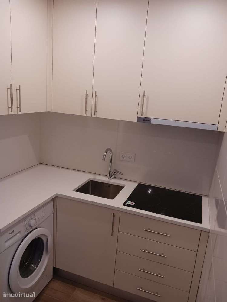 Apartamento T1, frente à Casa da Musica, mobilado e equipado - Grande imagem: 5/15