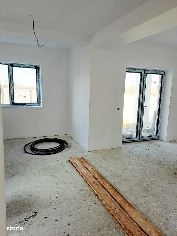 DamilaCăpșunerieP+E,4cam,living,c. electric,apă3băi,fosă septica-11