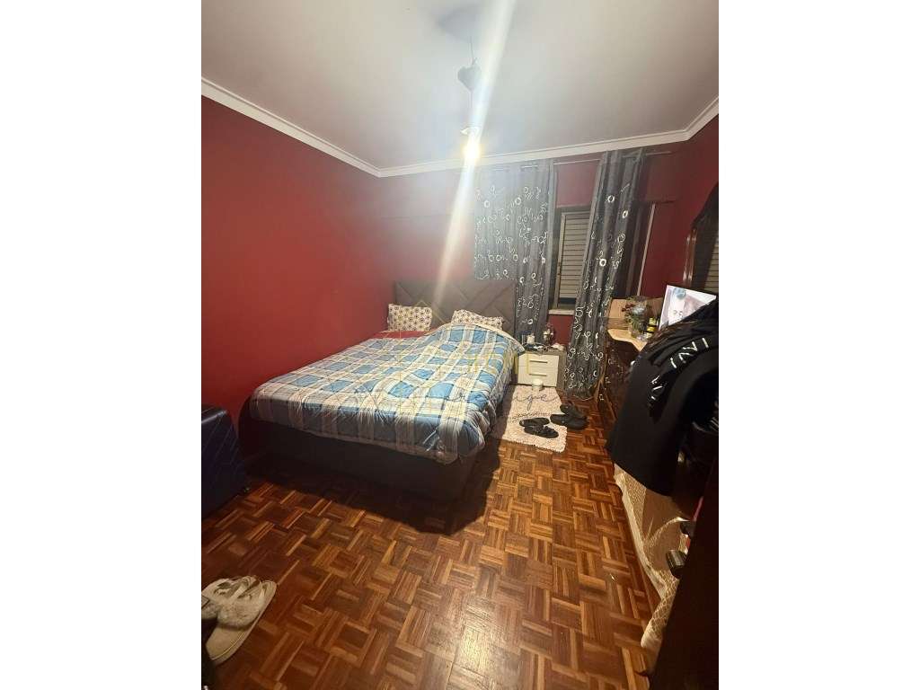 Fantastico T2 com Elevador em Massamá-8