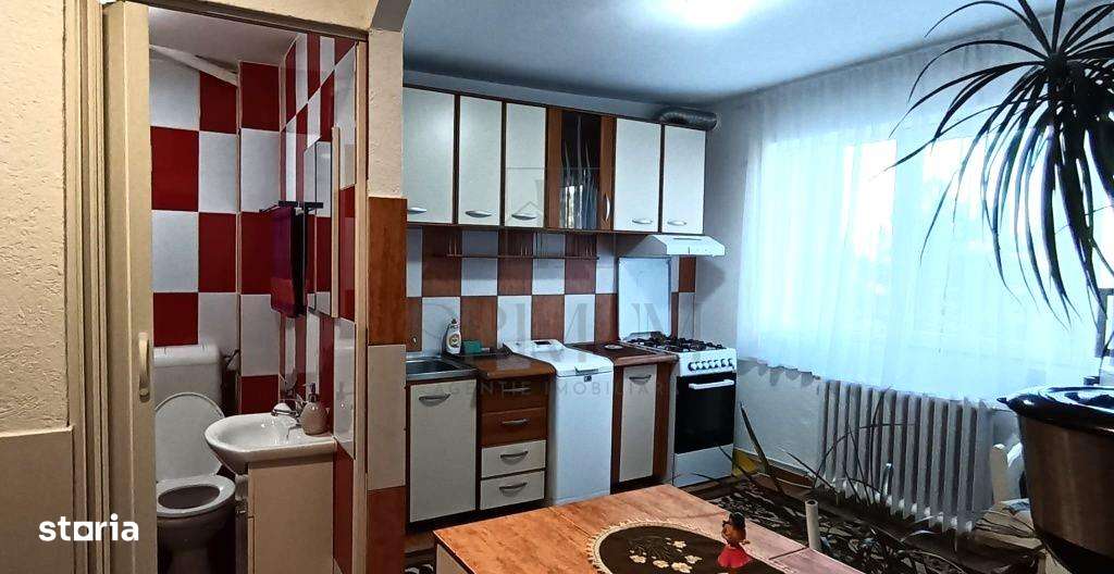 Apartament Cochet - Etaj Intermediar - Decomandat - Clima - Zona Dambo - Imagine principală: 5/7