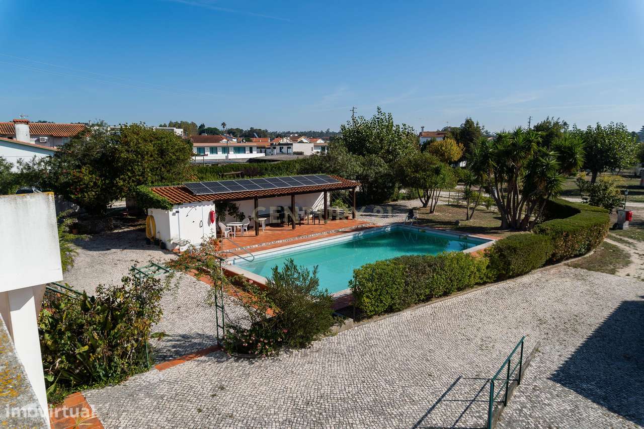 Oportunidade de investimento: edifício habitacional + piscina + terren - Grande imagem: 2/41