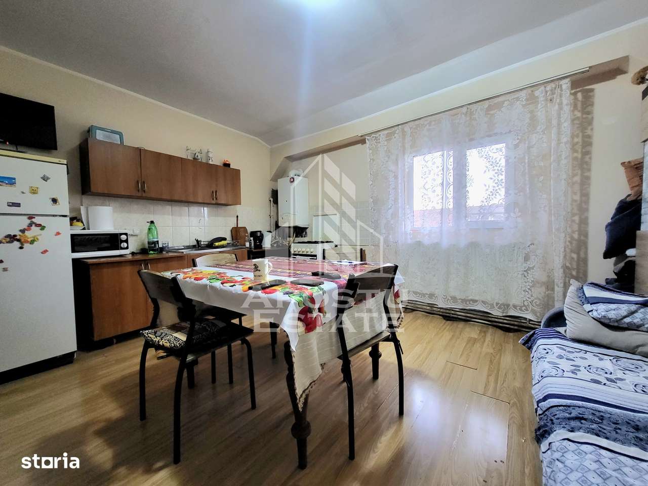 Apartament cu 3 camere, open-space, centrala proprie, zona Lipovei - Imagine principală: 3/9
