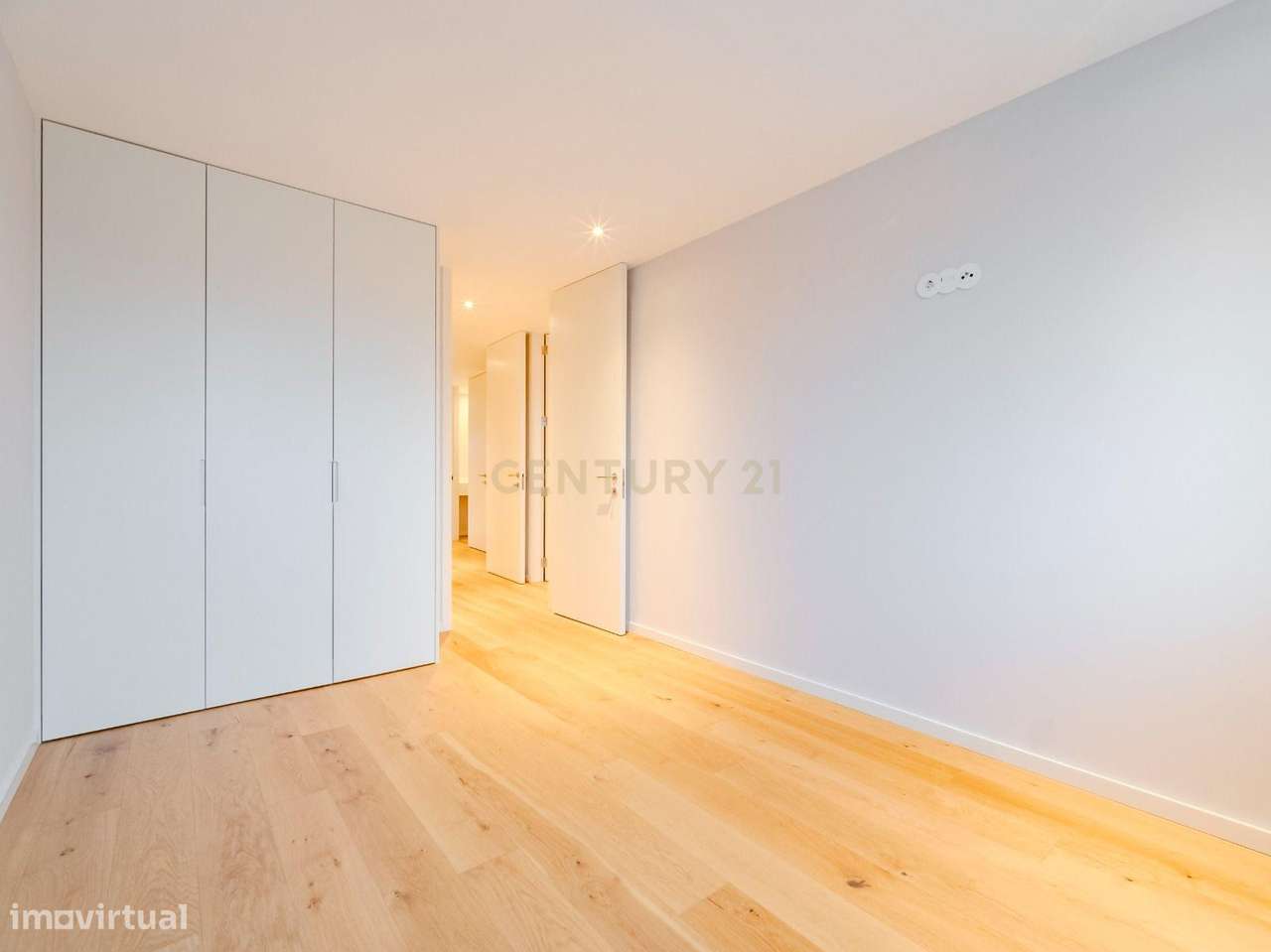 Apartamento T3 de Luxo em Condomínio Privado com Piscina, Padel e Giná-25