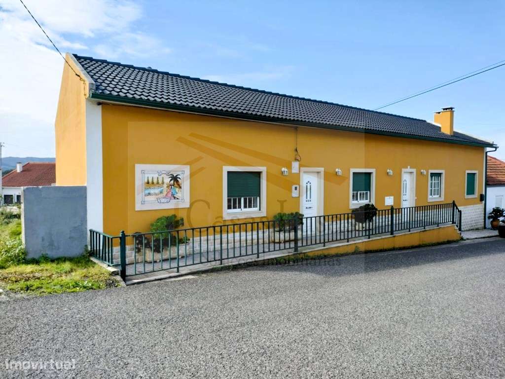 Moradia T4 com GARAGEM, PÁTEO c/ CHURRASQUEIRA + TERRENO EXTRA (40m...-21