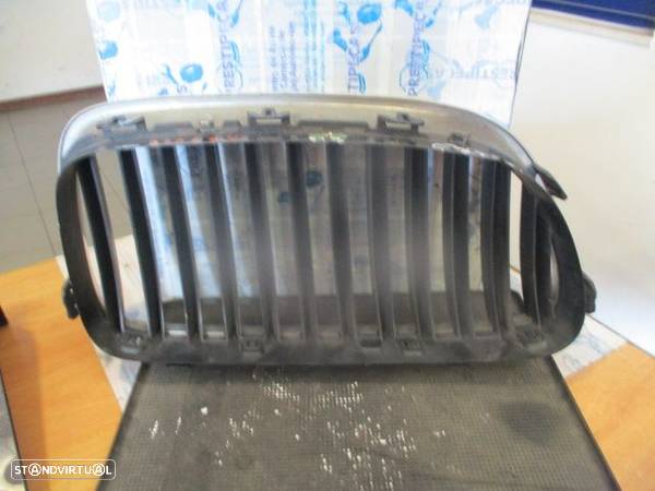 Grelha Friso 51137200727  51137261355  51137203649 BMW 520D F11 FASE 1 2011 2.0D 184CV 5P PRETO FE - 2