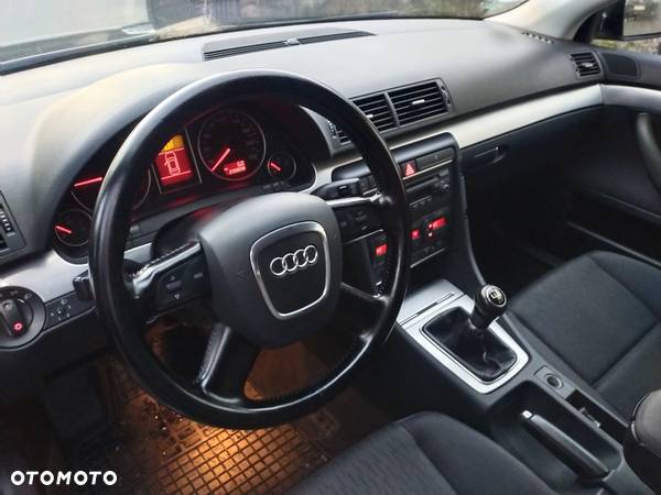 Audi A4 Avant 2.0 TDI - 14