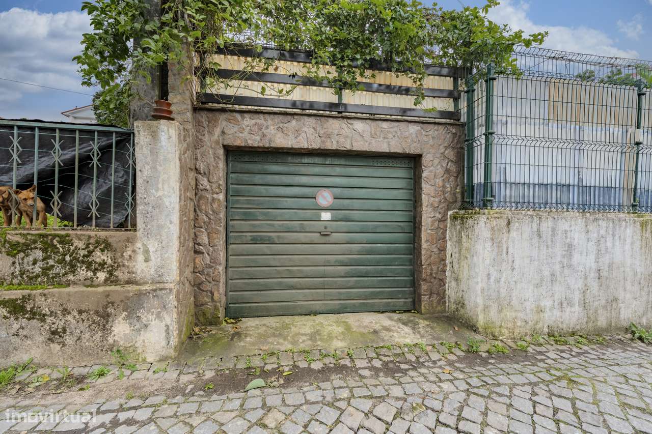 Moradia T2 para venda na Rua dos Emigrantes, Nogueira, Braga-19