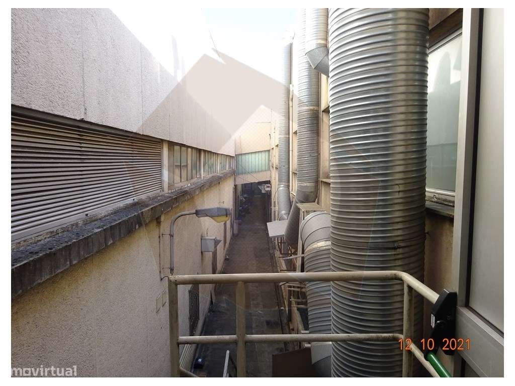 Restauração / Comércio -Parque Comercial Chiolo Maia-16