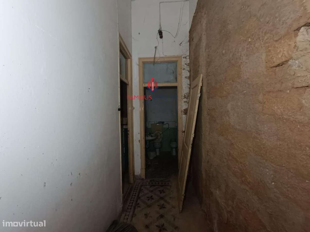 Portimão: Moradia T3 com potencial incrível, Terreno Amplo e...-17