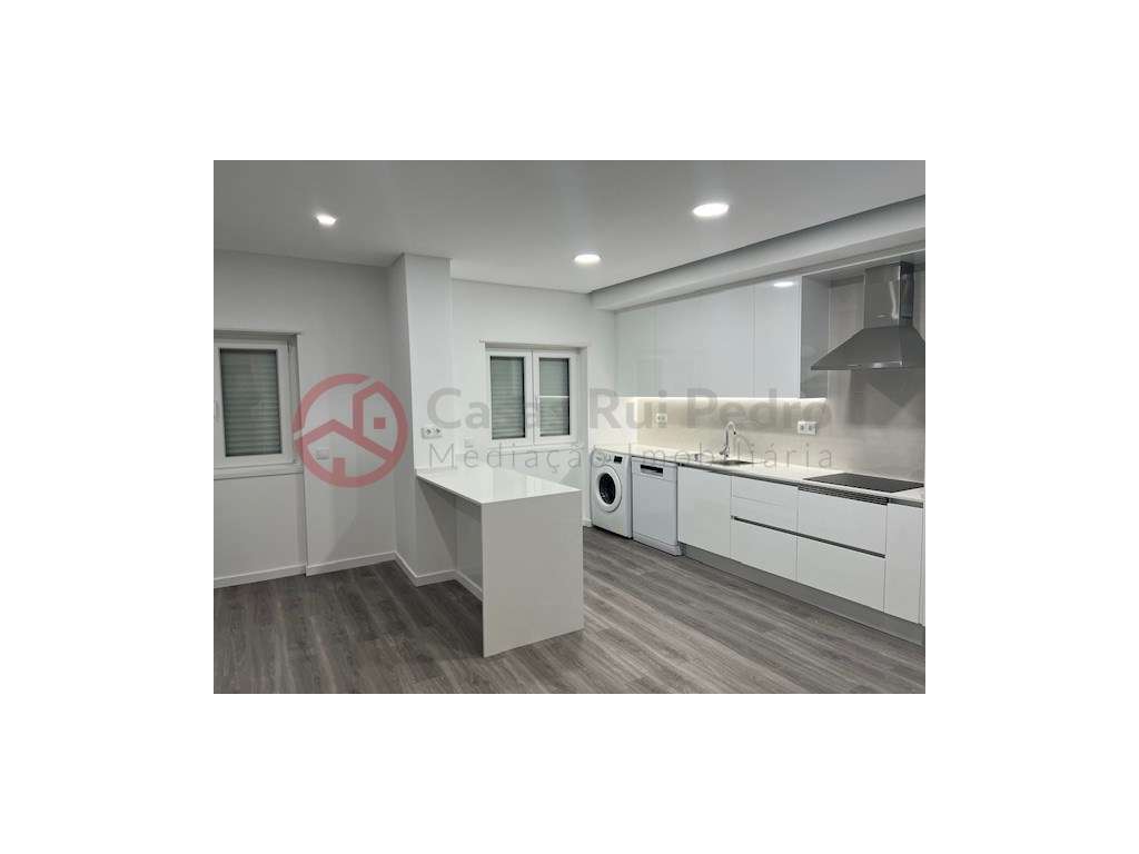 Excelente T2 com Garagem Box - Grande imagem: 2/53