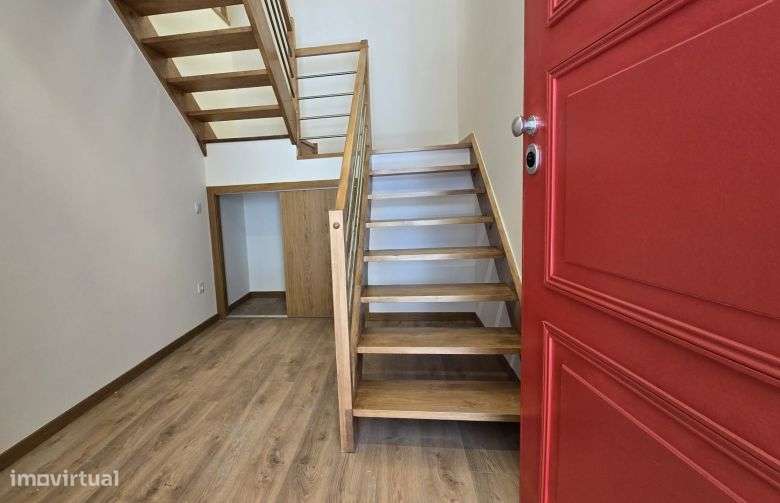 T3 Remodelado, com cozinha equipada às Portas de Benfica-32