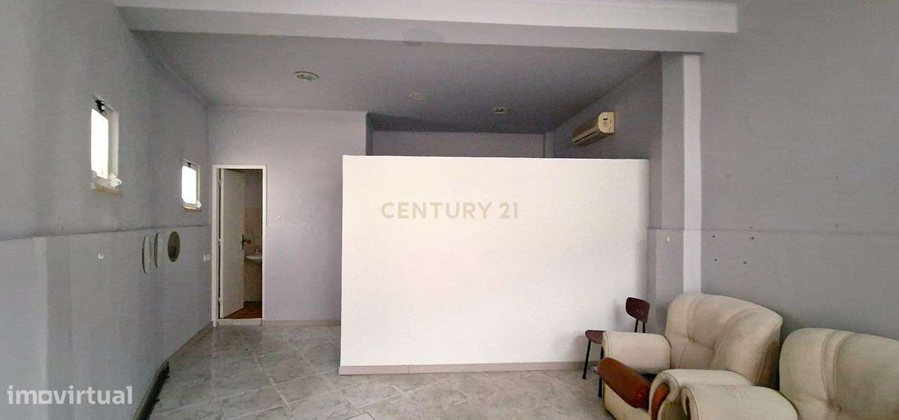 Prédio no centro do Entroncamento - Grande imagem: 4/7