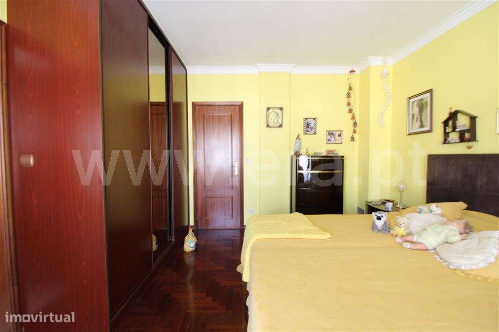 Moradia Geminada T3, Venda-27