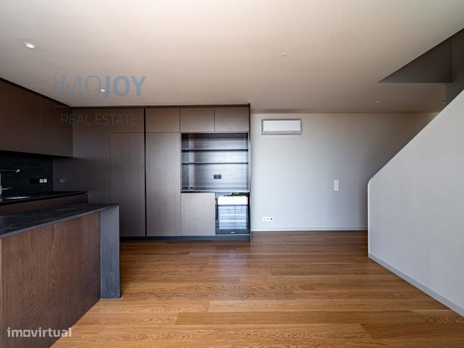 Fantástica Penthouse T3 Duplex no The Yard-11