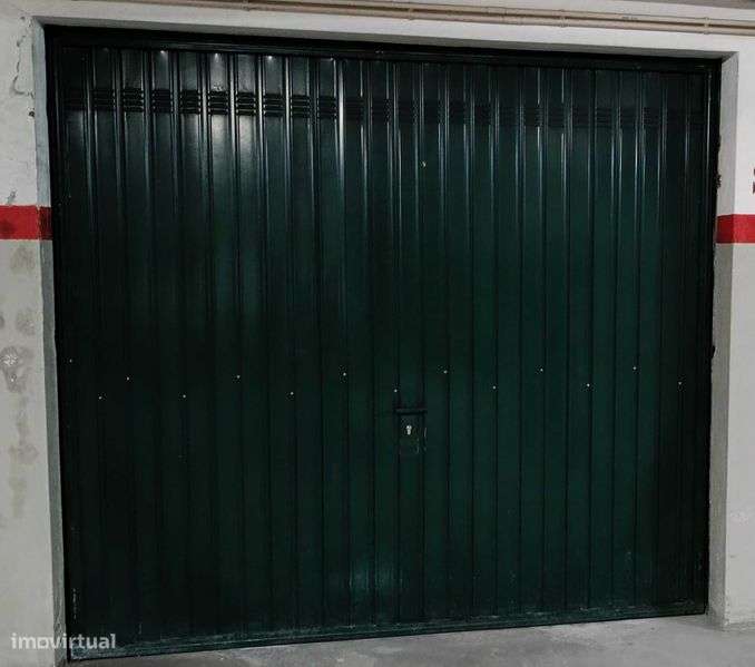 Garagem Fechada - Centro de Gaia - Liceu - Grande imagem: 2/3