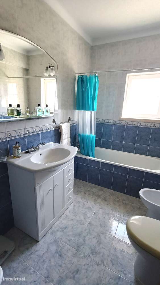 Moradia térrea isolada inserida em lote 2250 m2-15