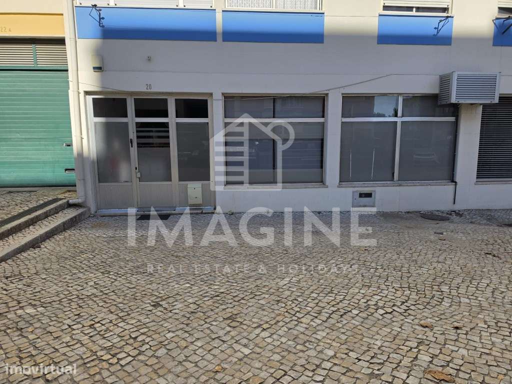 ARMAZÉM COM 111,85 m² NO MONTE BELO, SETÚBAL | POTENCIAL DE TRANSFO...-0