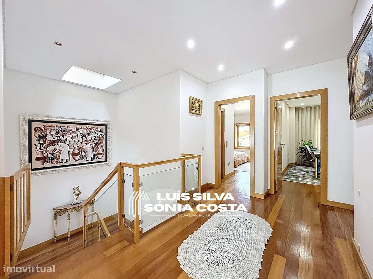 Moradia T4 Excelente Estado e Áreas | 2 Suites, Jacuzzi, Painéis...-17